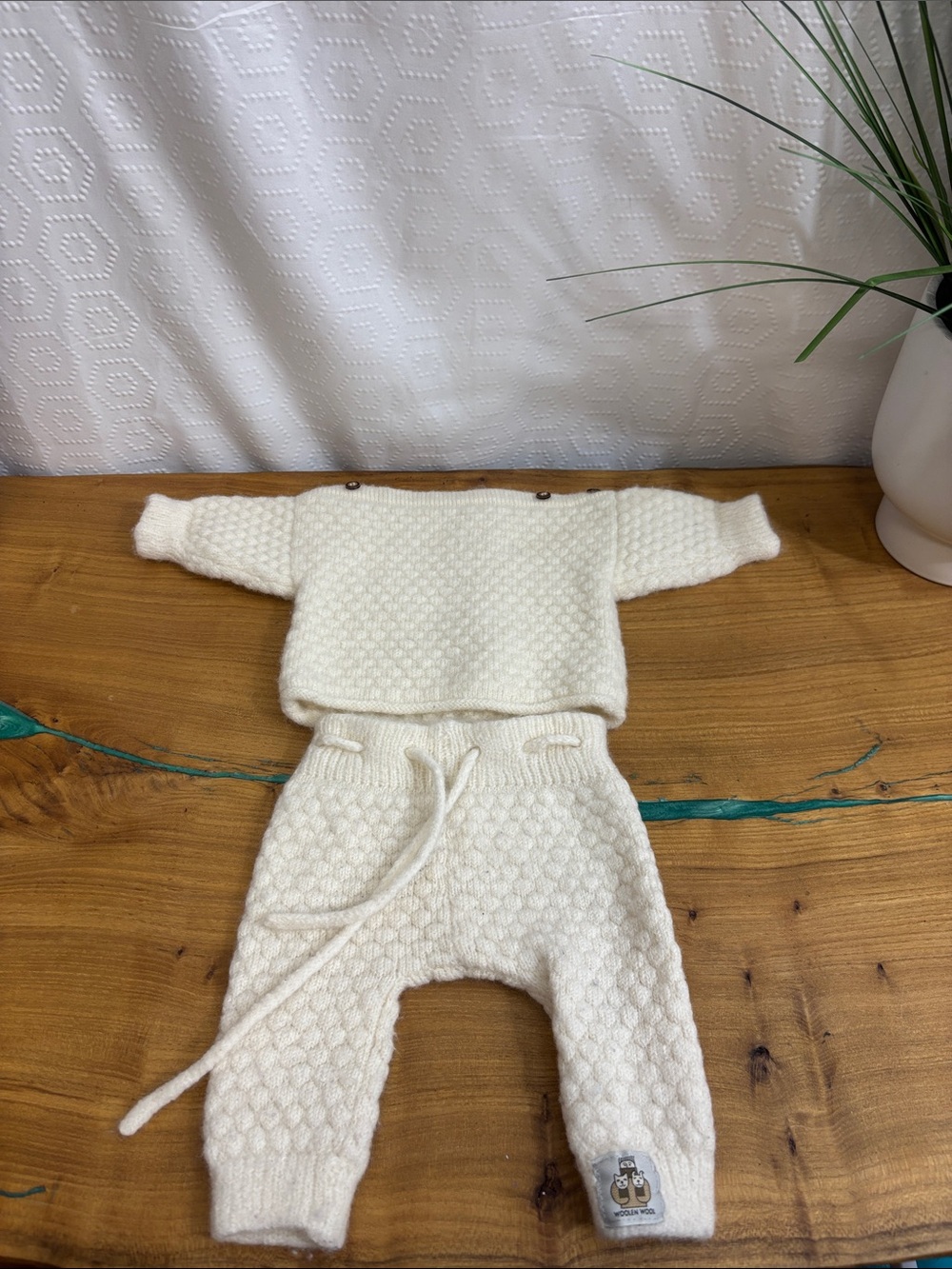 Baby Wool - organic merino wool knit coming home outfit
